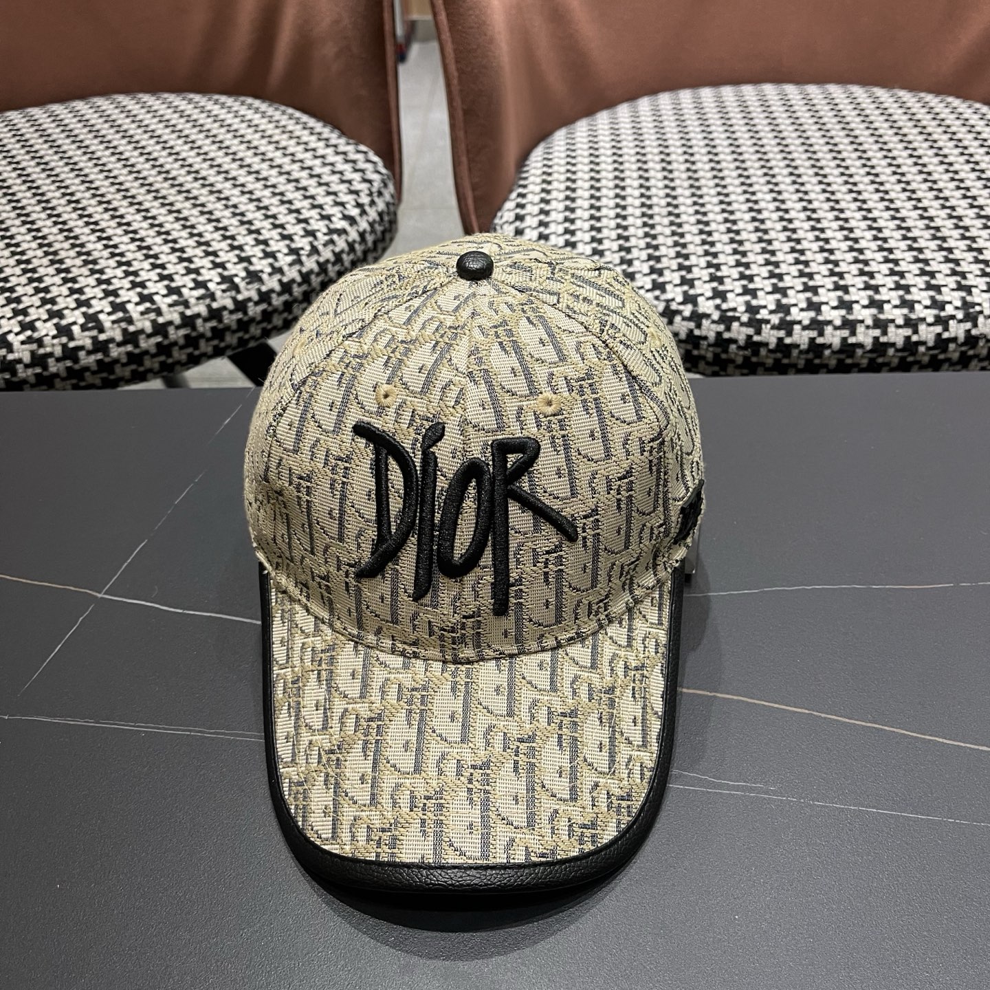 迪奥Dior 新款满印字母帽子男女春款鸭舌帽显脸小硬顶棒球帽户外休闲遮阳帽