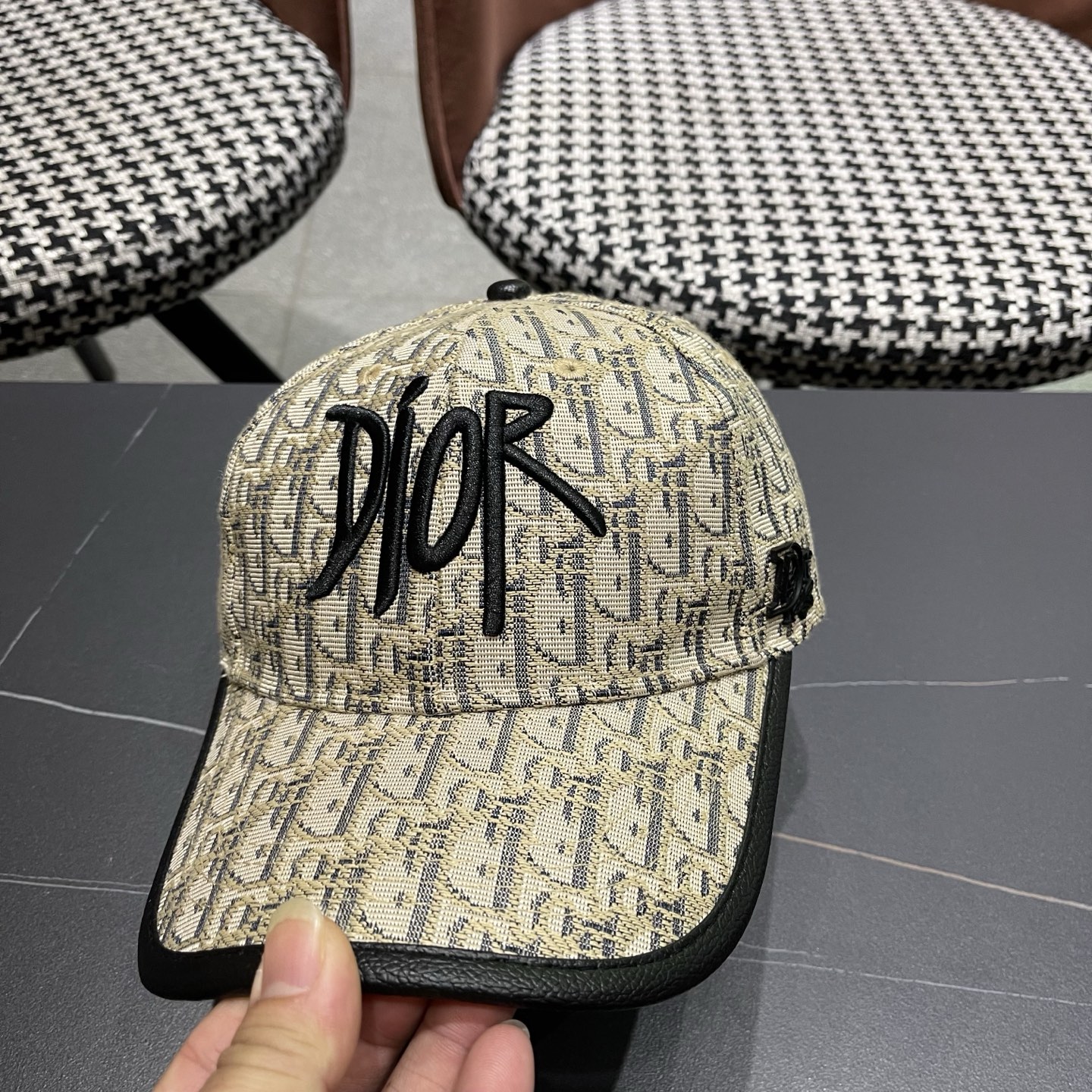 迪奥Dior 新款满印字母帽子男女春款鸭舌帽显脸小硬顶棒球帽户外休闲遮阳帽