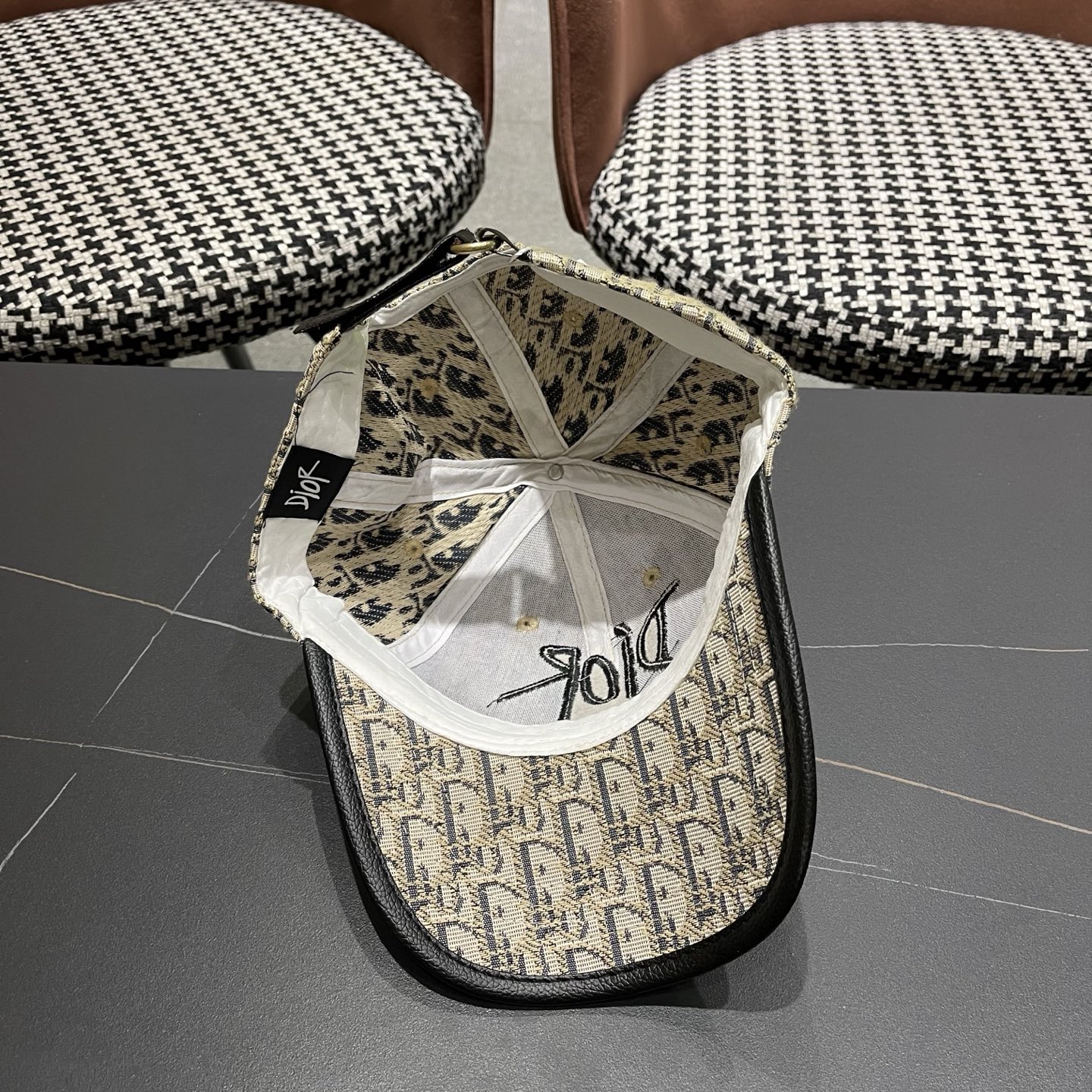 迪奥Dior 新款满印字母帽子男女春款鸭舌帽显脸小硬顶棒球帽户外休闲遮阳帽