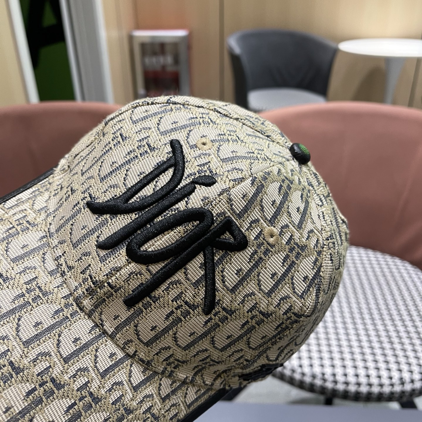 迪奥Dior 新款满印字母帽子男女春款鸭舌帽显脸小硬顶棒球帽户外休闲遮阳帽