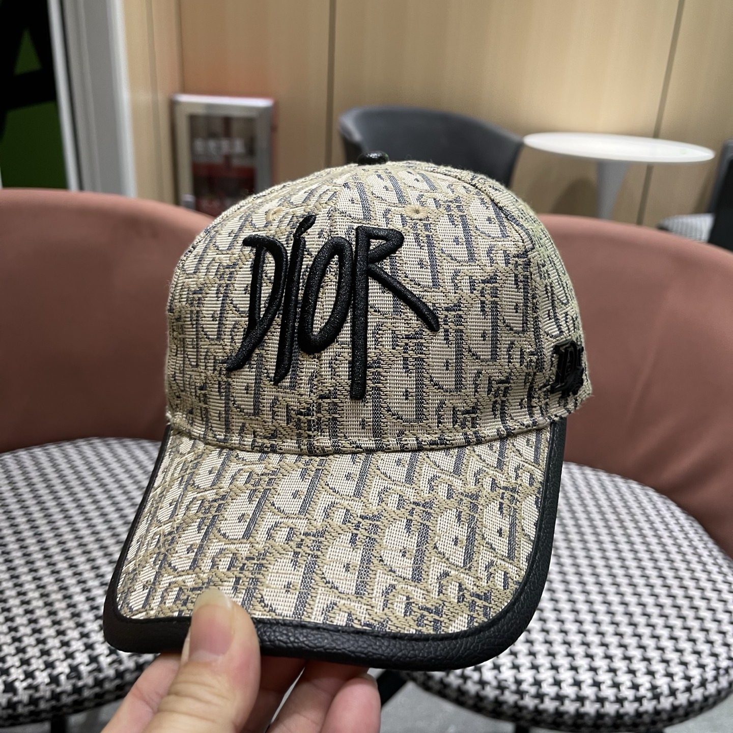 迪奥Dior 新款满印字母帽子男女春款鸭舌帽显脸小硬顶棒球帽户外休闲遮阳帽