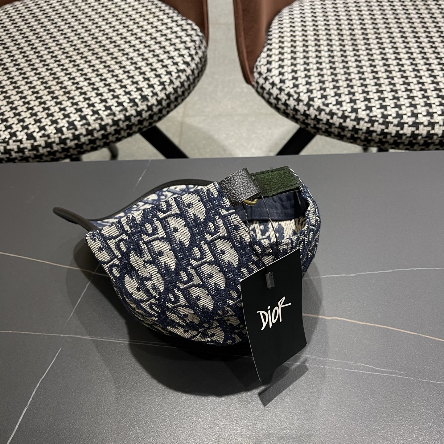 迪奥Dior 新款满印字母帽子男女春款鸭舌帽显脸小硬顶棒球帽户外休闲遮阳帽