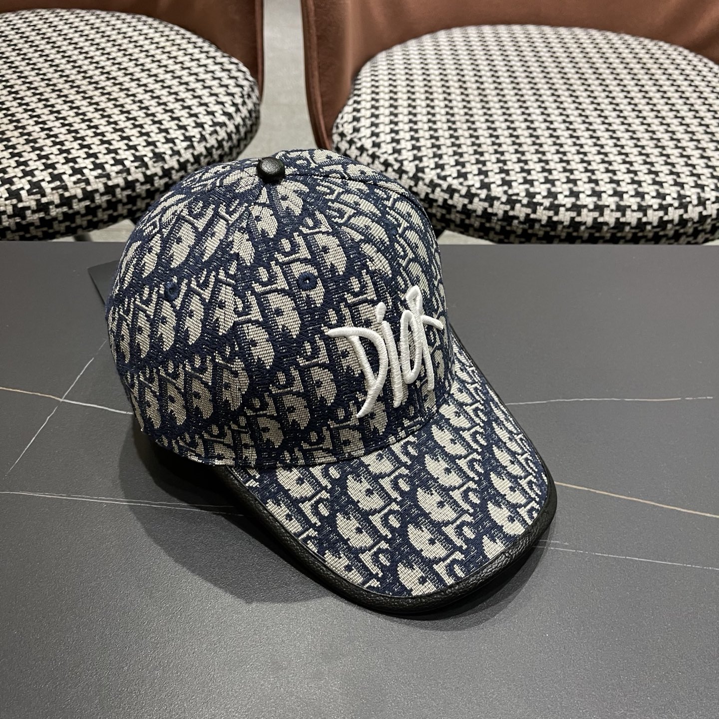 迪奥Dior 新款满印字母帽子男女春款鸭舌帽显脸小硬顶棒球帽户外休闲遮阳帽