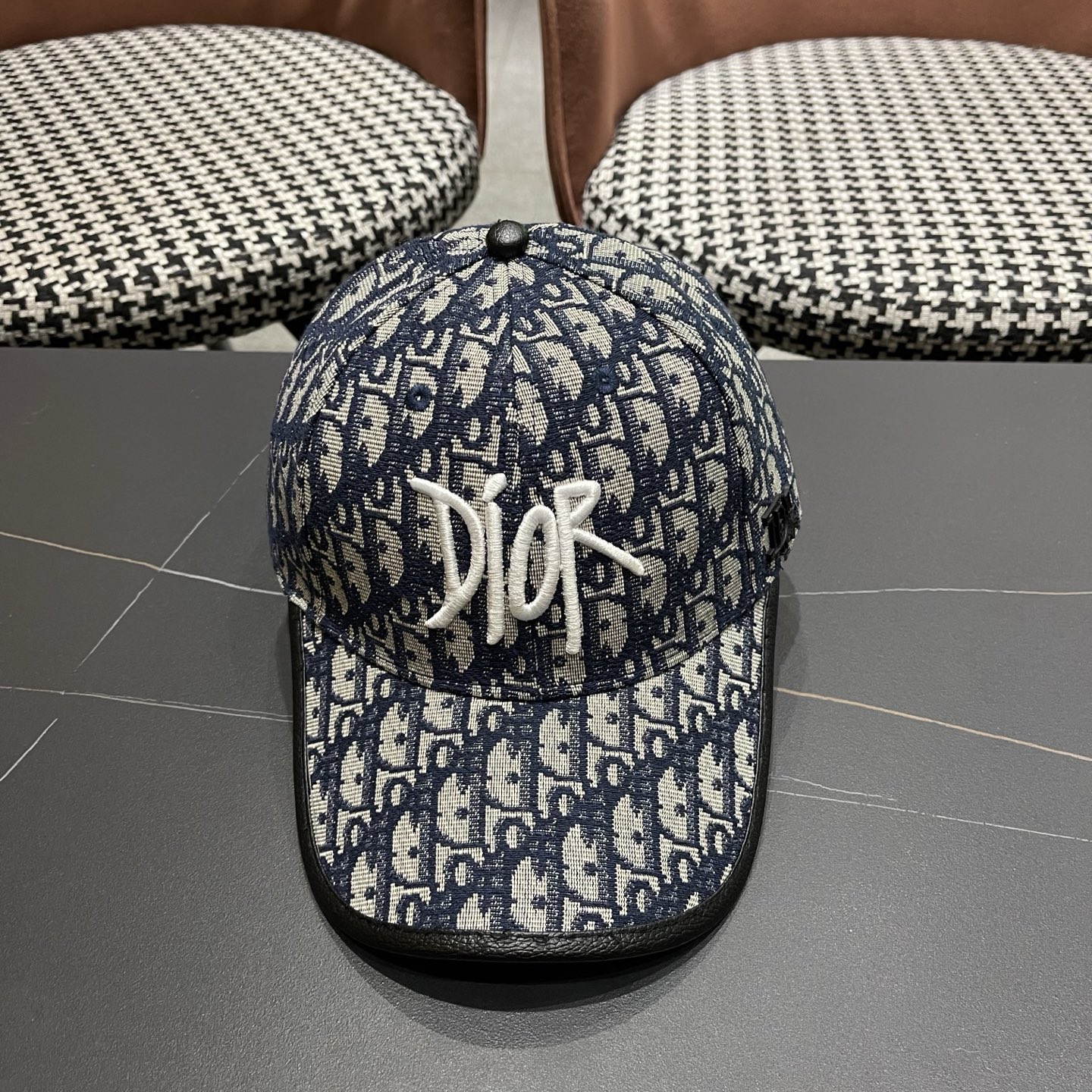 迪奥Dior 新款满印字母帽子男女春款鸭舌帽显脸小硬顶棒球帽户外休闲遮阳帽