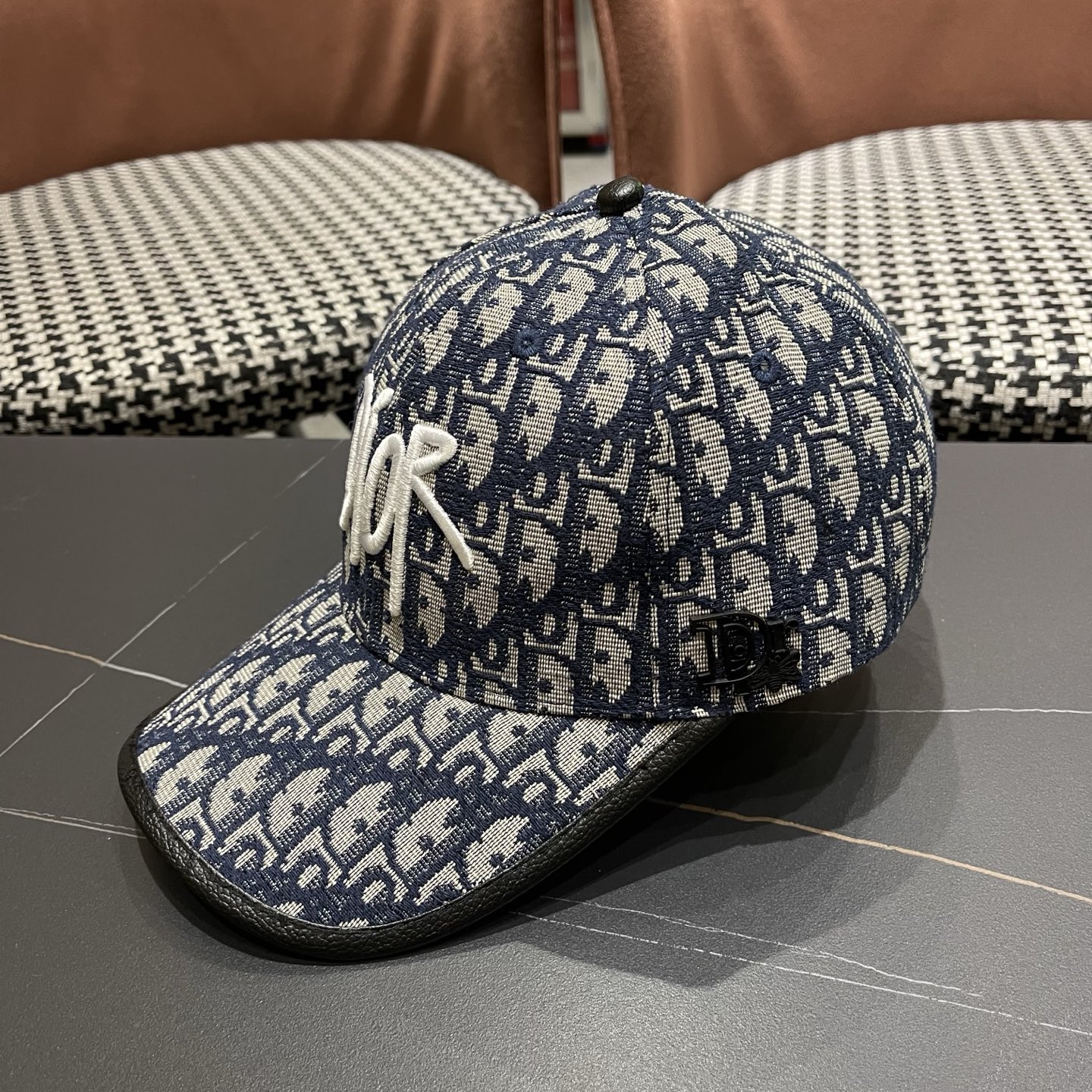 迪奥Dior 新款满印字母帽子男女春款鸭舌帽显脸小硬顶棒球帽户外休闲遮阳帽