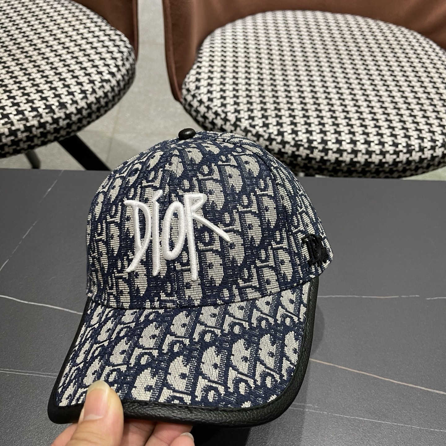 迪奥Dior 新款满印字母帽子男女春款鸭舌帽显脸小硬顶棒球帽户外休闲遮阳帽