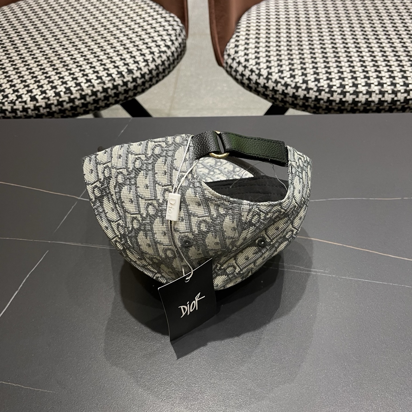 迪奥Dior 新款满印字母帽子男女春款鸭舌帽显脸小硬顶棒球帽户外休闲遮阳帽