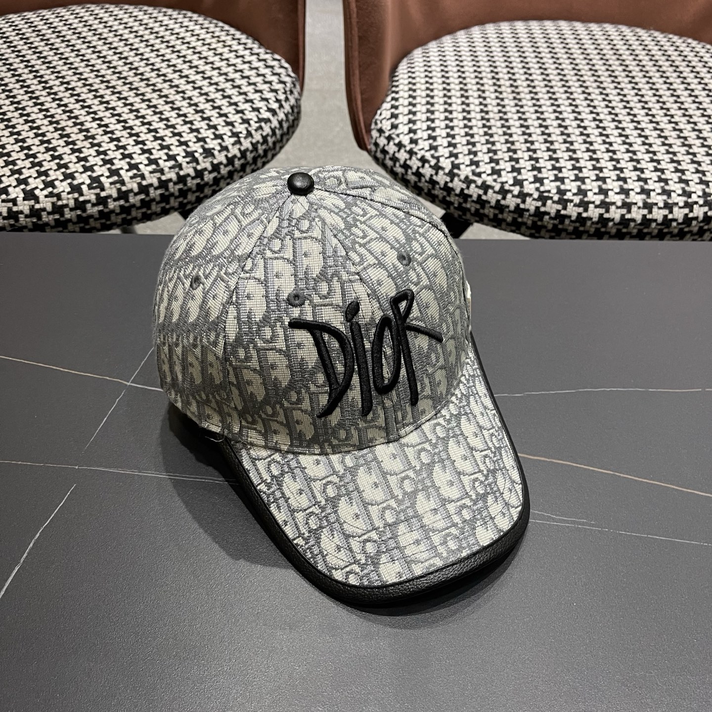 迪奥Dior 新款满印字母帽子男女春款鸭舌帽显脸小硬顶棒球帽户外休闲遮阳帽