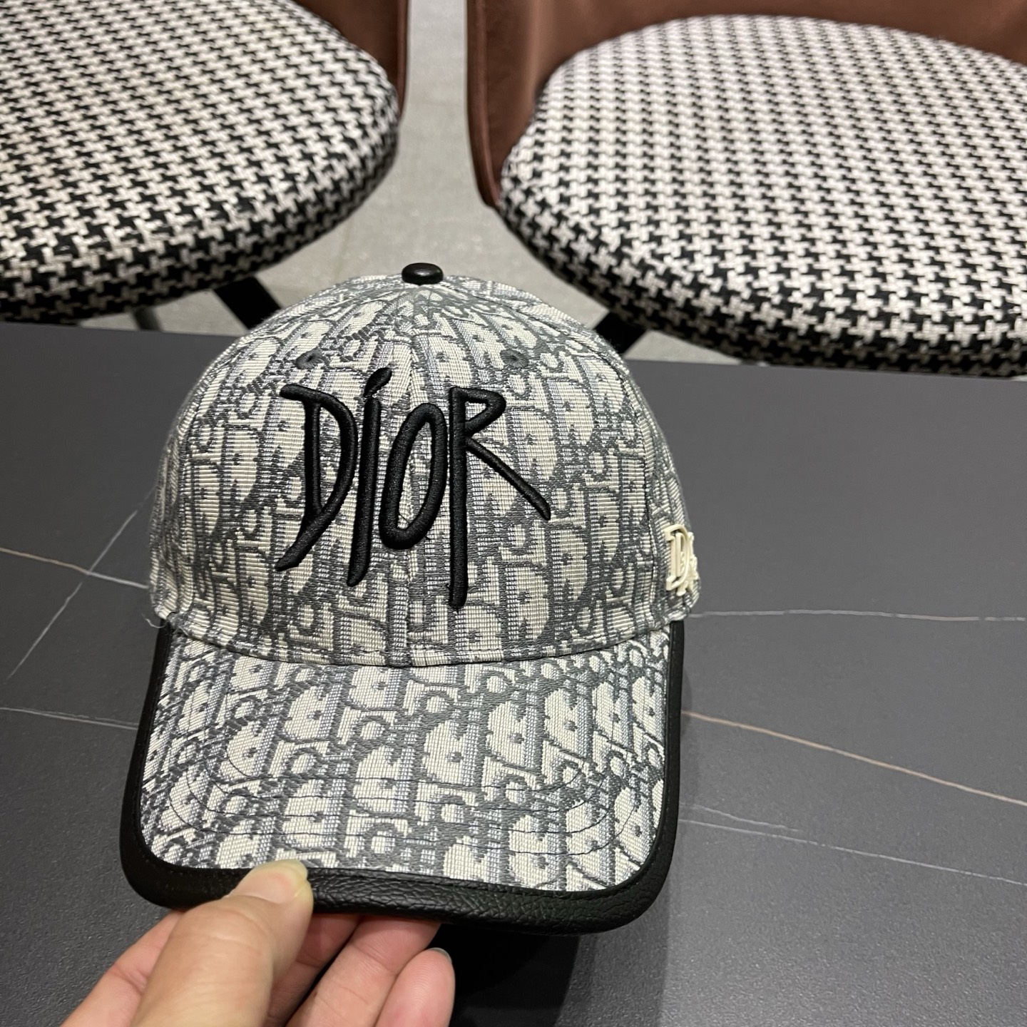 迪奥Dior 新款满印字母帽子男女春款鸭舌帽显脸小硬顶棒球帽户外休闲遮阳帽