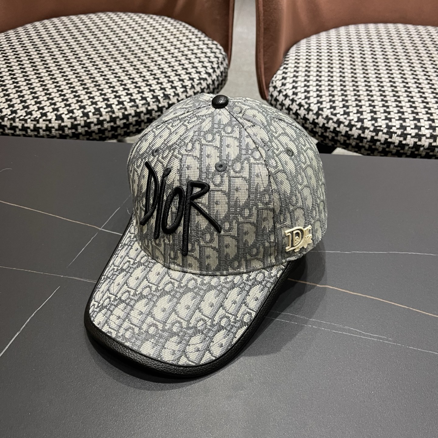 迪奥Dior 新款满印字母帽子男女春款鸭舌帽显脸小硬顶棒球帽户外休闲遮阳帽