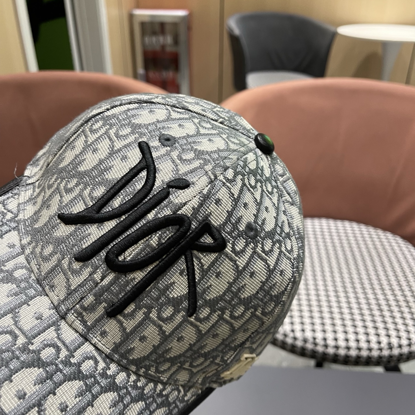 迪奥Dior 新款满印字母帽子男女春款鸭舌帽显脸小硬顶棒球帽户外休闲遮阳帽