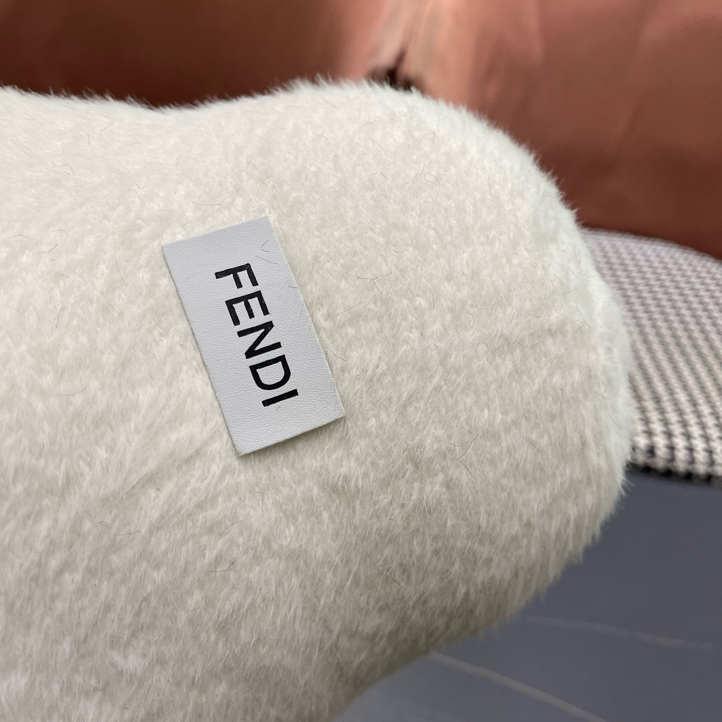 Fendi hat Japan purchasing plush warm bucket hat for women autumn winter casual versatile face-showing small basin hat fisherman hat trendy — photo 9