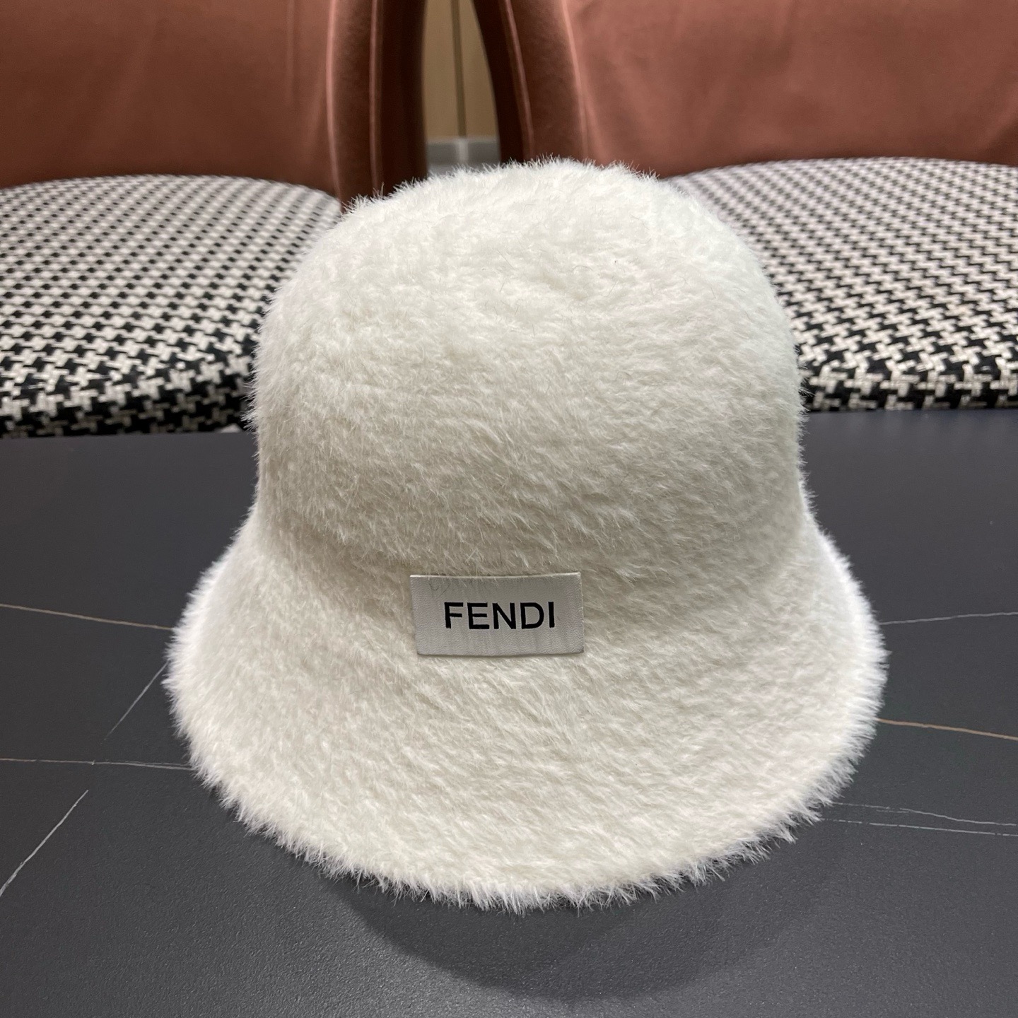 Fendi hat Japan purchasing plush warm bucket hat for women autumn winter casual versatile face-showing small basin hat fisherman hat trendy