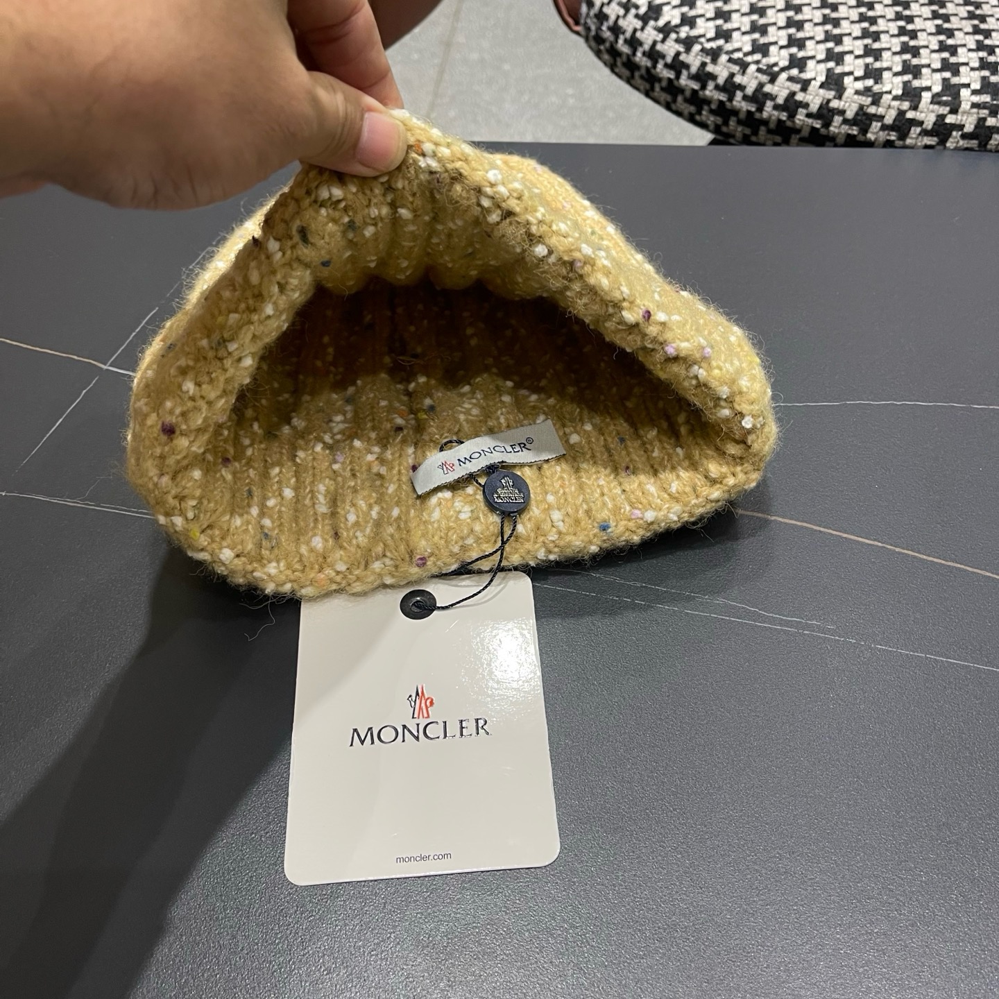 Moncler 日系彩点毛线帽子女秋冬新款防寒护耳保暖冷帽大头围毛球针织帽