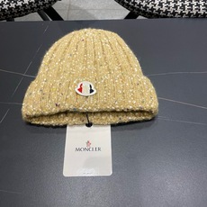 Moncler 日系彩点毛线帽子女秋冬新款防寒护耳保暖冷帽大头围毛球针织帽 Moncler 日系彩点毛线帽子女秋冬新款防寒护耳保暖冷帽大头围毛球针织帽
