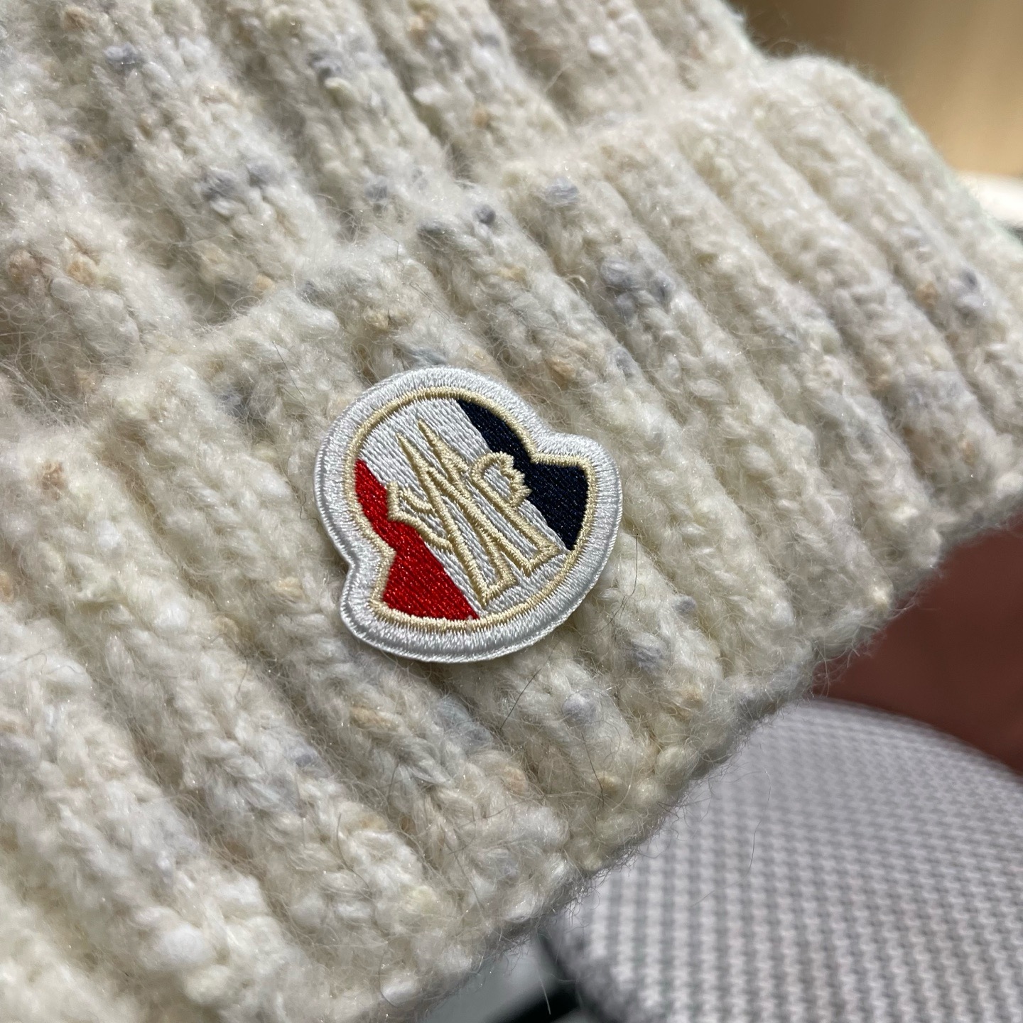 Moncler 日系彩点毛线帽子女秋冬新款防寒护耳保暖冷帽大头围毛球针织帽