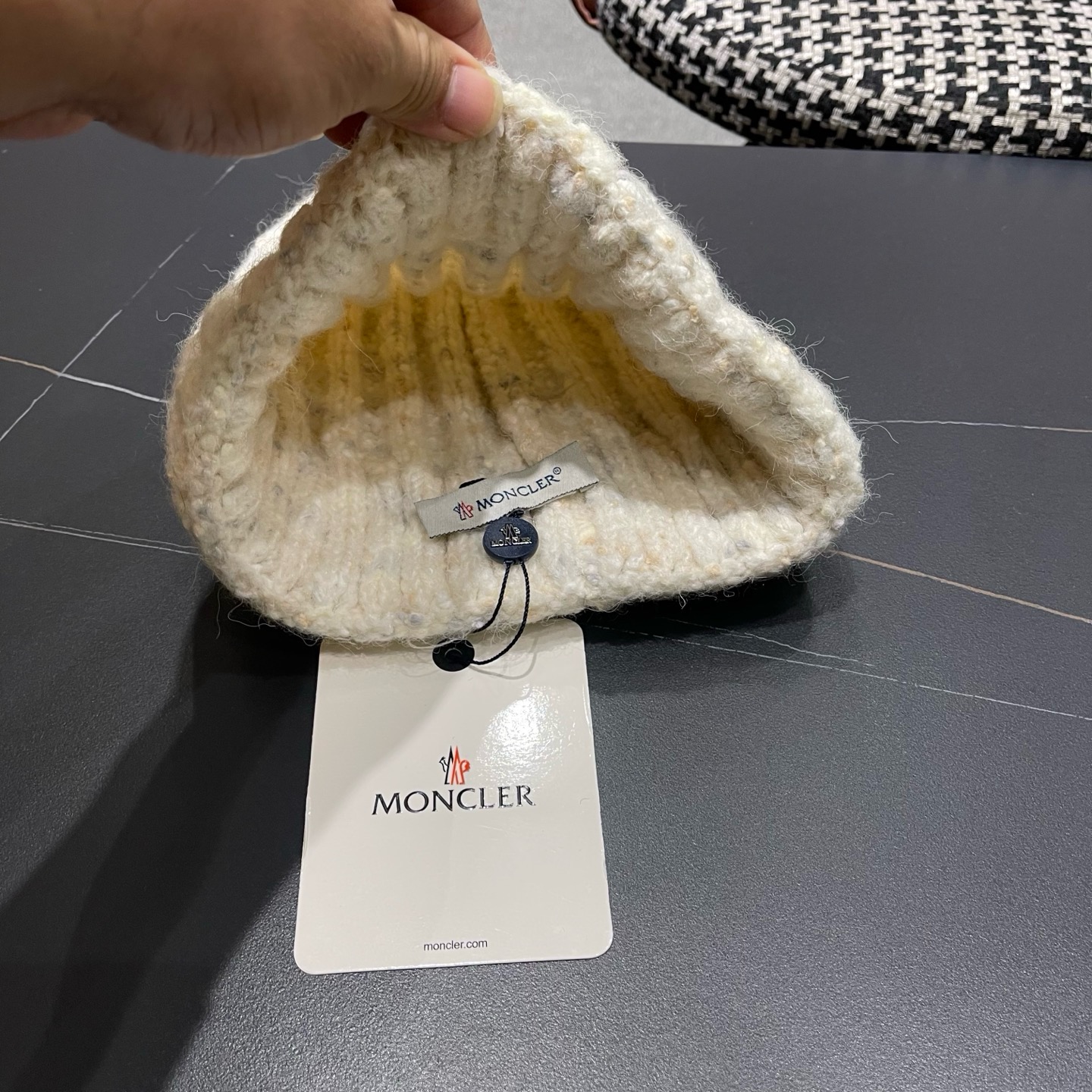 Moncler 日系彩点毛线帽子女秋冬新款防寒护耳保暖冷帽大头围毛球针织帽