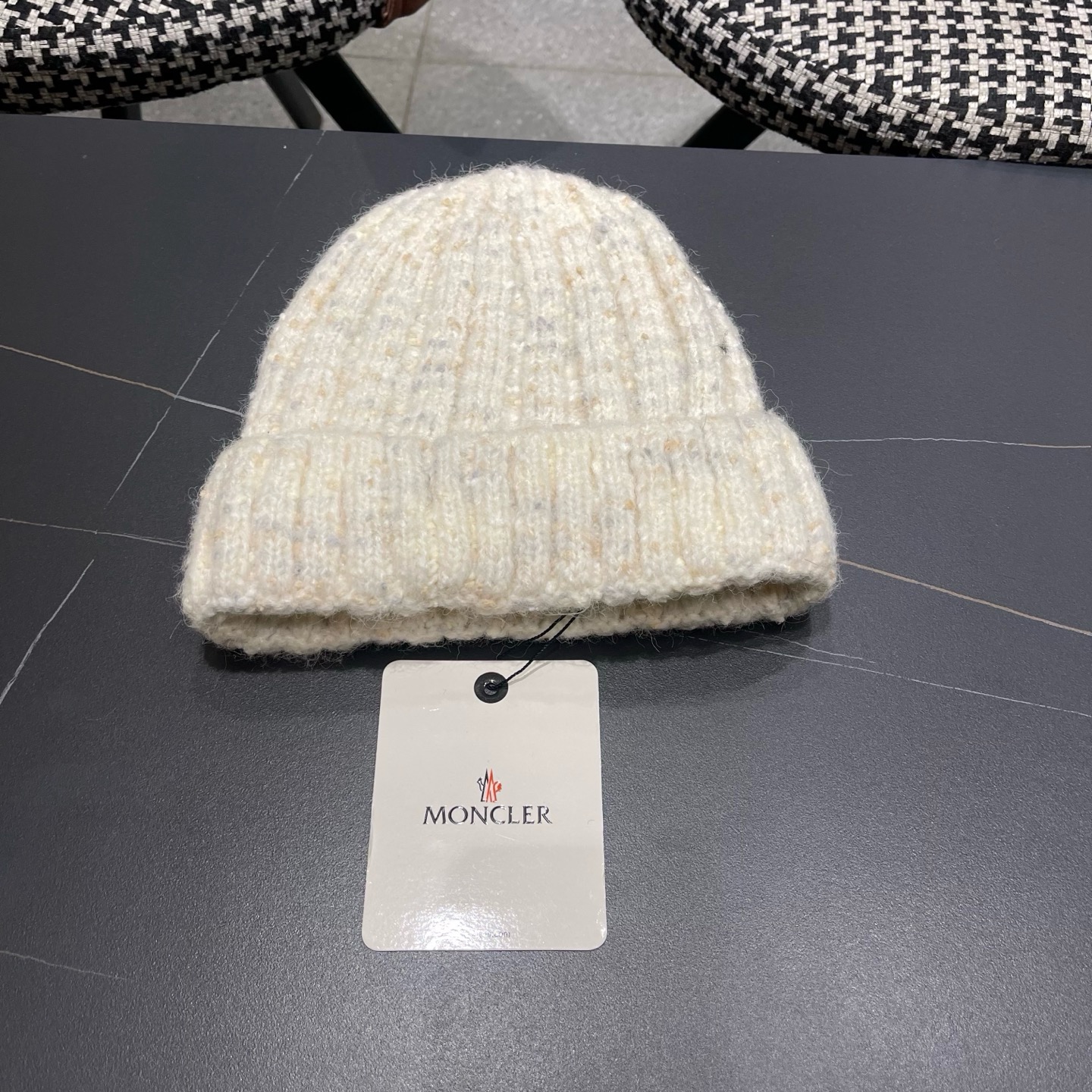 Moncler 日系彩点毛线帽子女秋冬新款防寒护耳保暖冷帽大头围毛球针织帽
