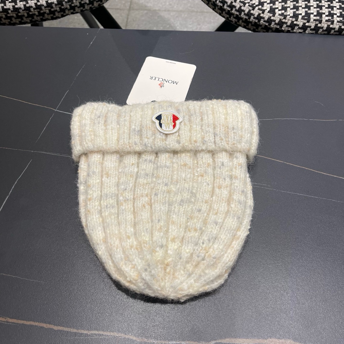 Moncler 日系彩点毛线帽子女秋冬新款防寒护耳保暖冷帽大头围毛球针织帽