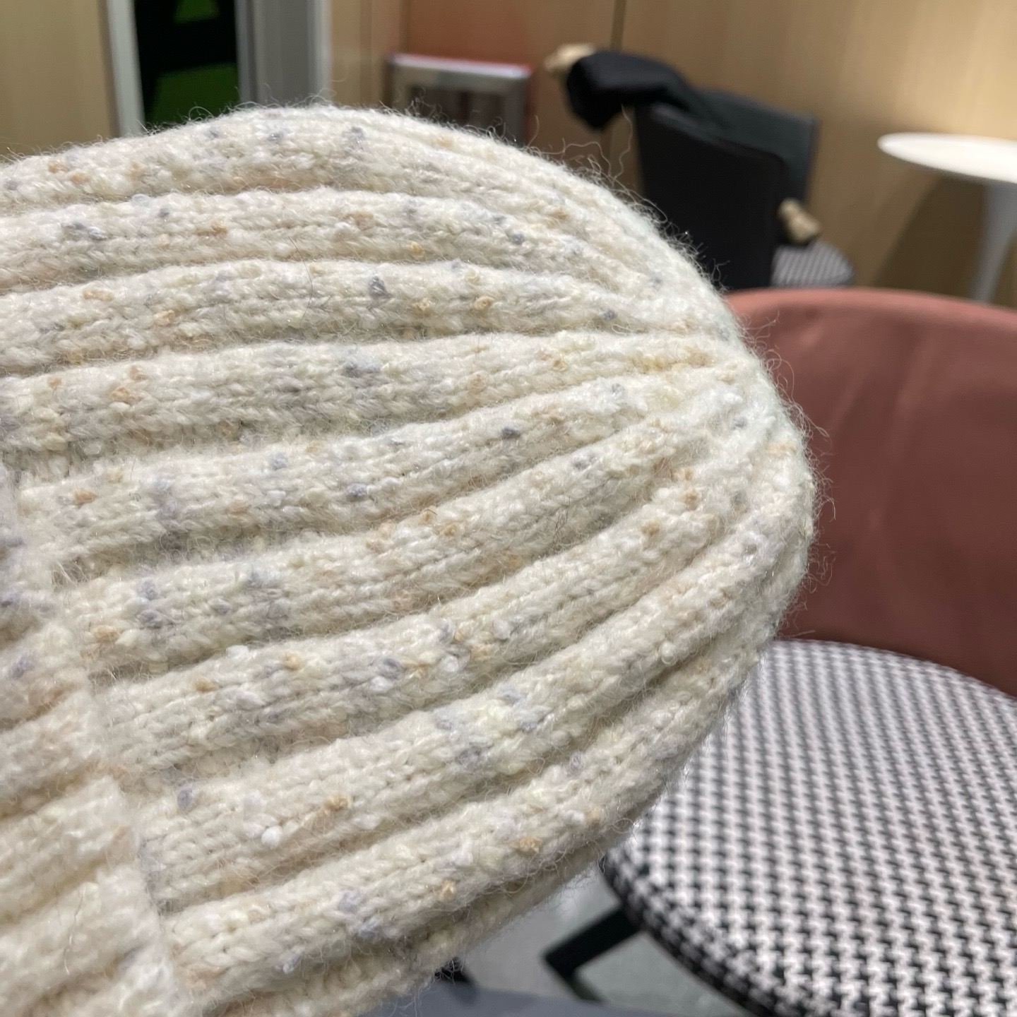 Moncler 日系彩点毛线帽子女秋冬新款防寒护耳保暖冷帽大头围毛球针织帽