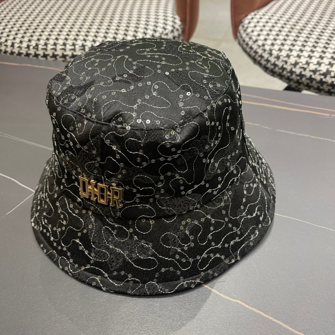 Dior(迪奥)新款渔夫帽， 精致純也格调很有感觉，很酷很时尚，质量超赞 