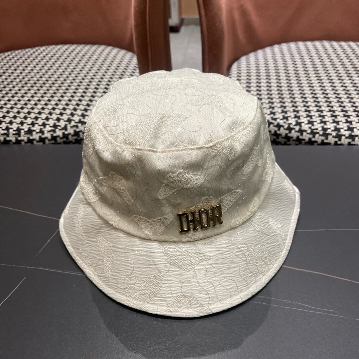 Dior(迪奥)新款渔夫帽， 精致純也格调很有感觉，很酷很时尚，质量超赞 