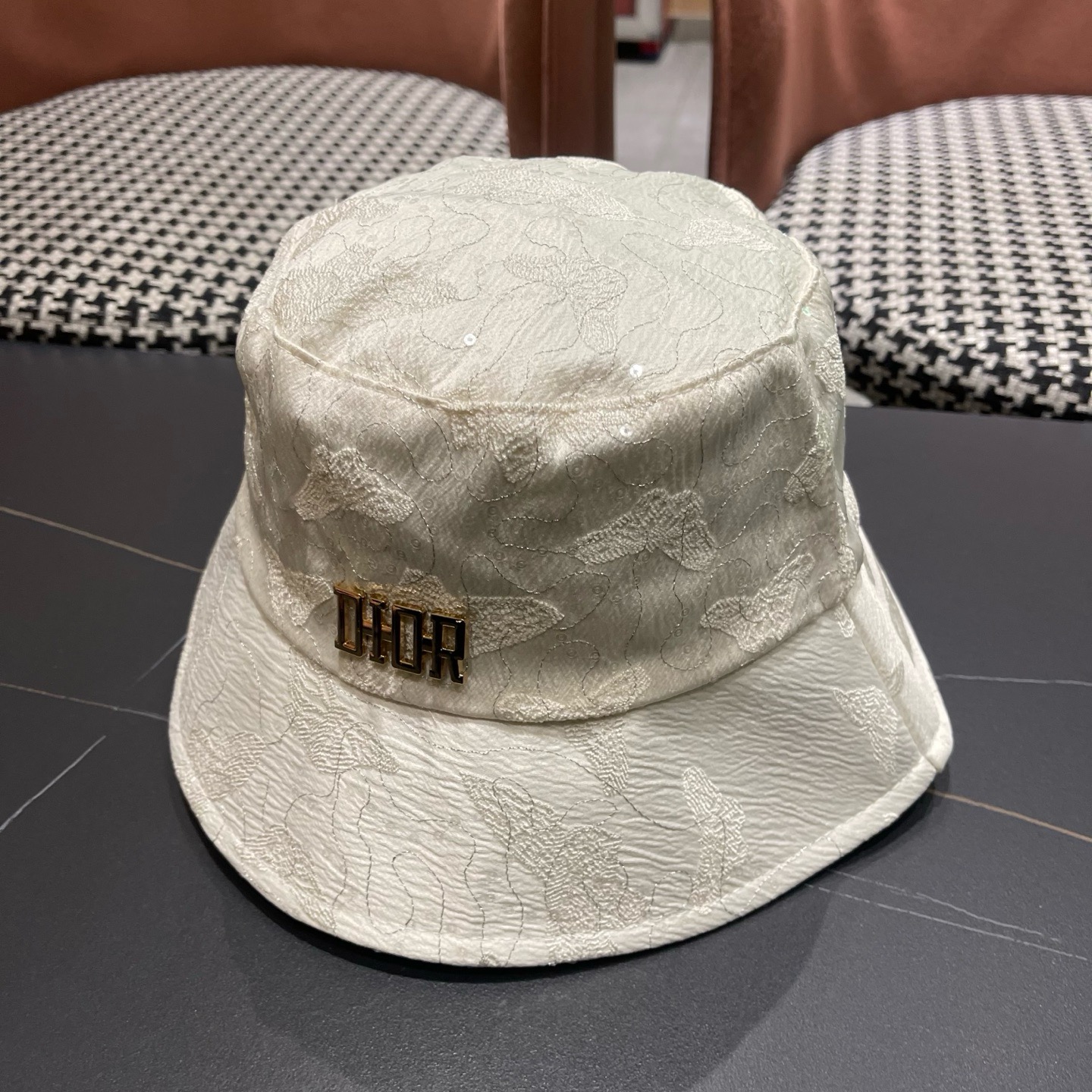 Dior(迪奥)新款渔夫帽， 精致純也格调很有感觉，很酷很时尚，质量超赞 