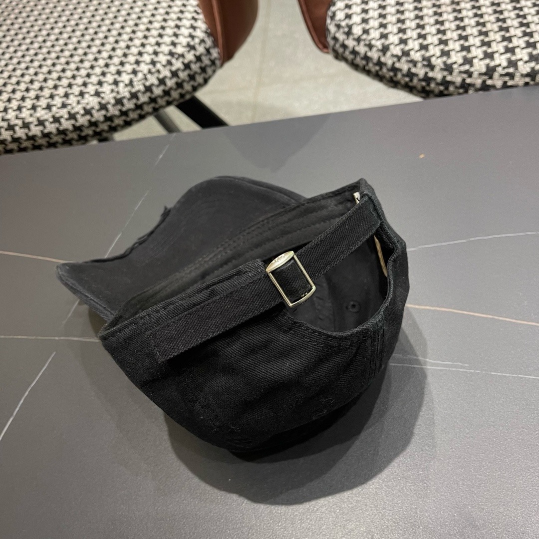 谬谬miumiu 原单春夏新款棒球帽，正品开模订制，原版做工细致质量超赞！