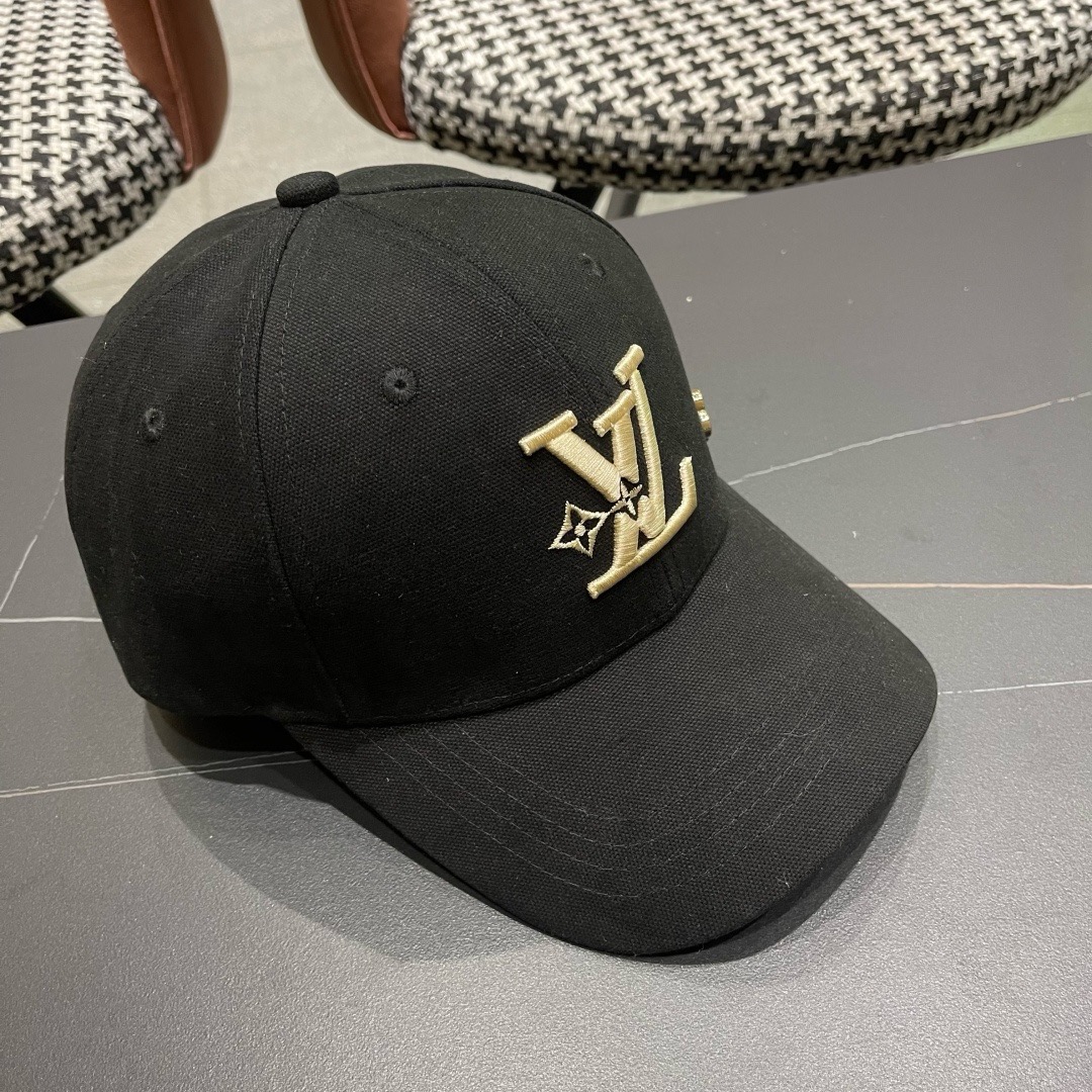 LV路易威登新款棒球帽风街头风十足更符合现在时尚小哥哥小姐姐的style，