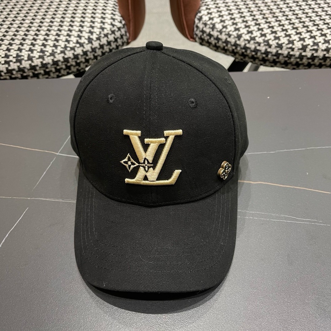 LV路易威登新款棒球帽风街头风十足更符合现在时尚小哥哥小姐姐的style，