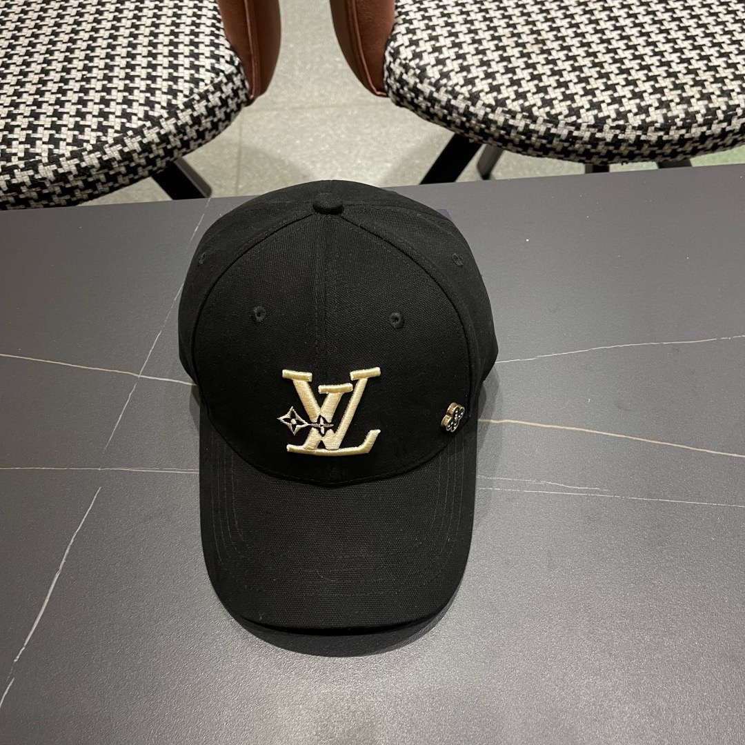 LV路易威登新款棒球帽风街头风十足更符合现在时尚小哥哥小姐姐的style，