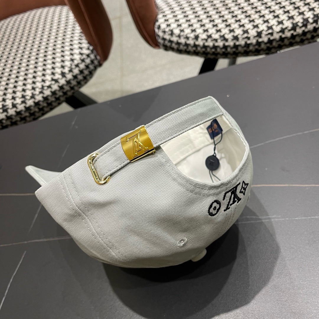 LV路易威登新款棒球帽风街头风十足更符合现在时尚小哥哥小姐姐的style，
