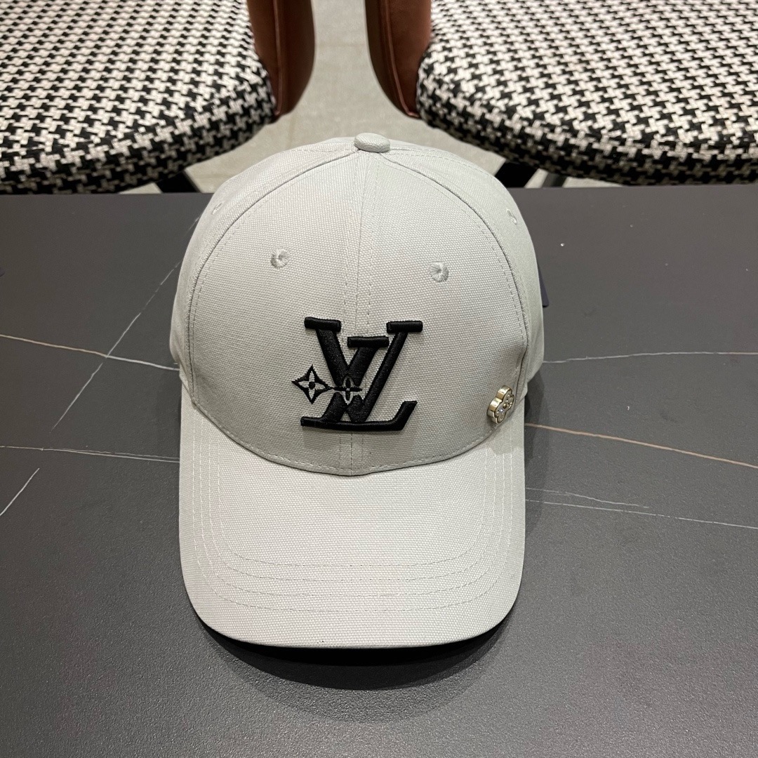 LV路易威登新款棒球帽风街头风十足更符合现在时尚小哥哥小姐姐的style，