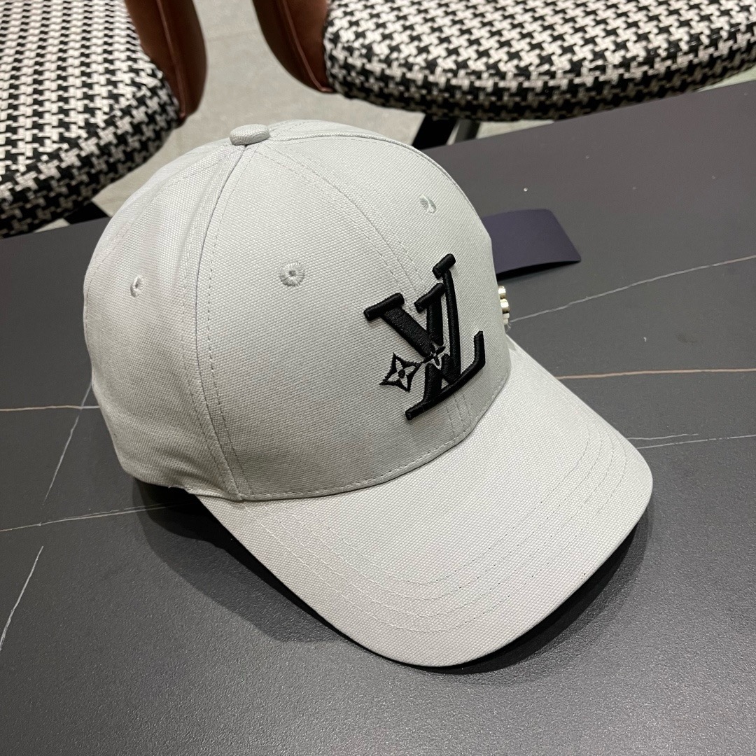 LV路易威登新款棒球帽风街头风十足更符合现在时尚小哥哥小姐姐的style，