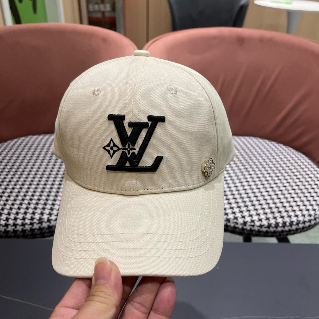 LV路易威登新款棒球帽风街头风十足更符合现在时尚小哥哥小姐姐的style，
