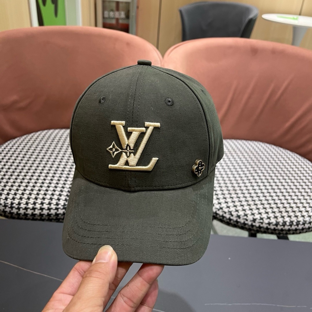 LV路易威登新款棒球帽风街头风十足更符合现在时尚小哥哥小姐姐的style，