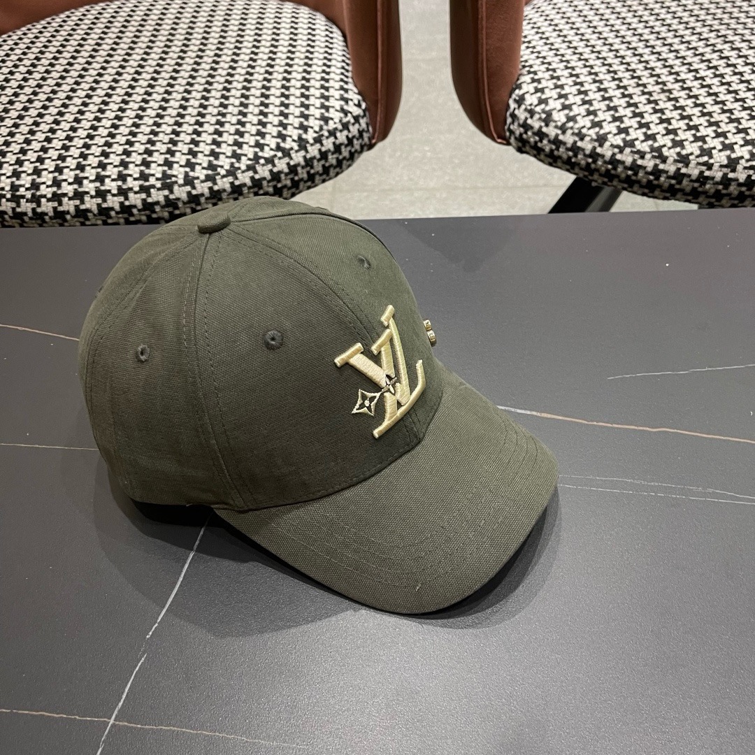 LV路易威登新款棒球帽风街头风十足更符合现在时尚小哥哥小姐姐的style，