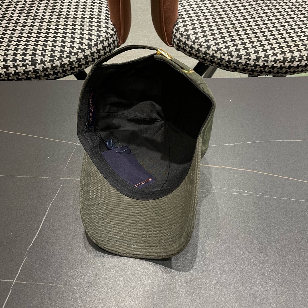 LV路易威登新款棒球帽风街头风十足更符合现在时尚小哥哥小姐姐的style，