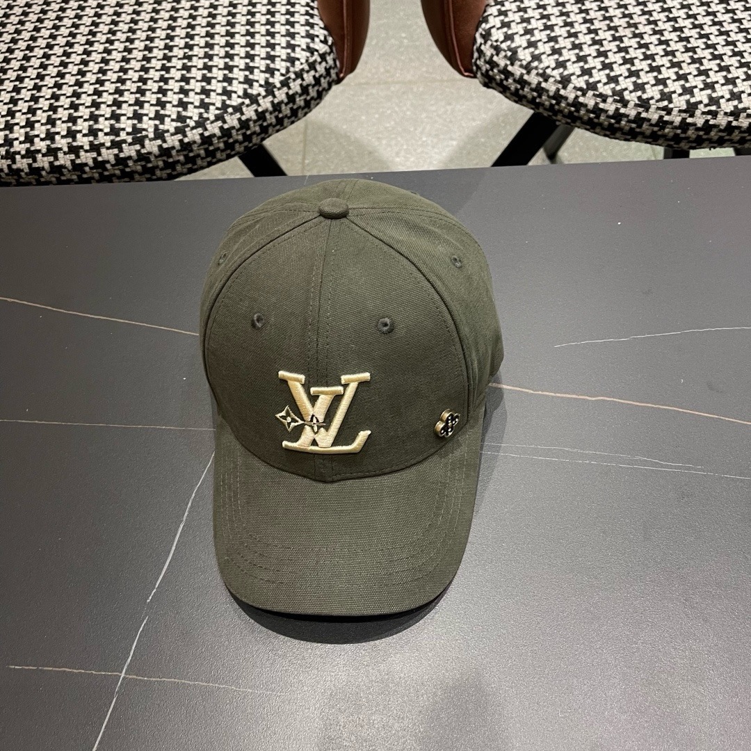 LV路易威登新款棒球帽风街头风十足更符合现在时尚小哥哥小姐姐的style，