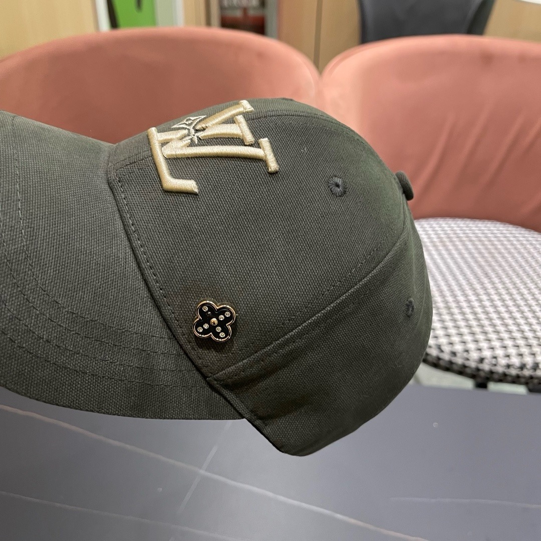 LV路易威登新款棒球帽风街头风十足更符合现在时尚小哥哥小姐姐的style，