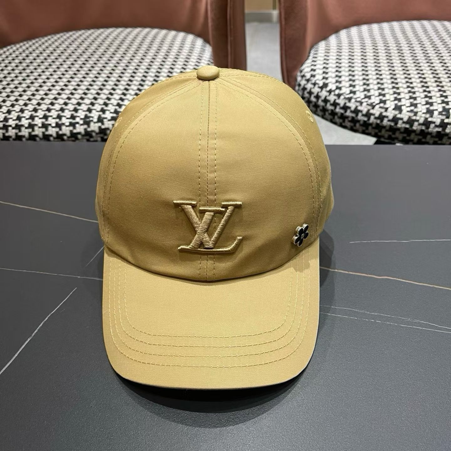 LV路易威登新款原单棒球帽，1:1开模订制，原版时尚帅气质量超赞，基础头围56，贴片可调节。