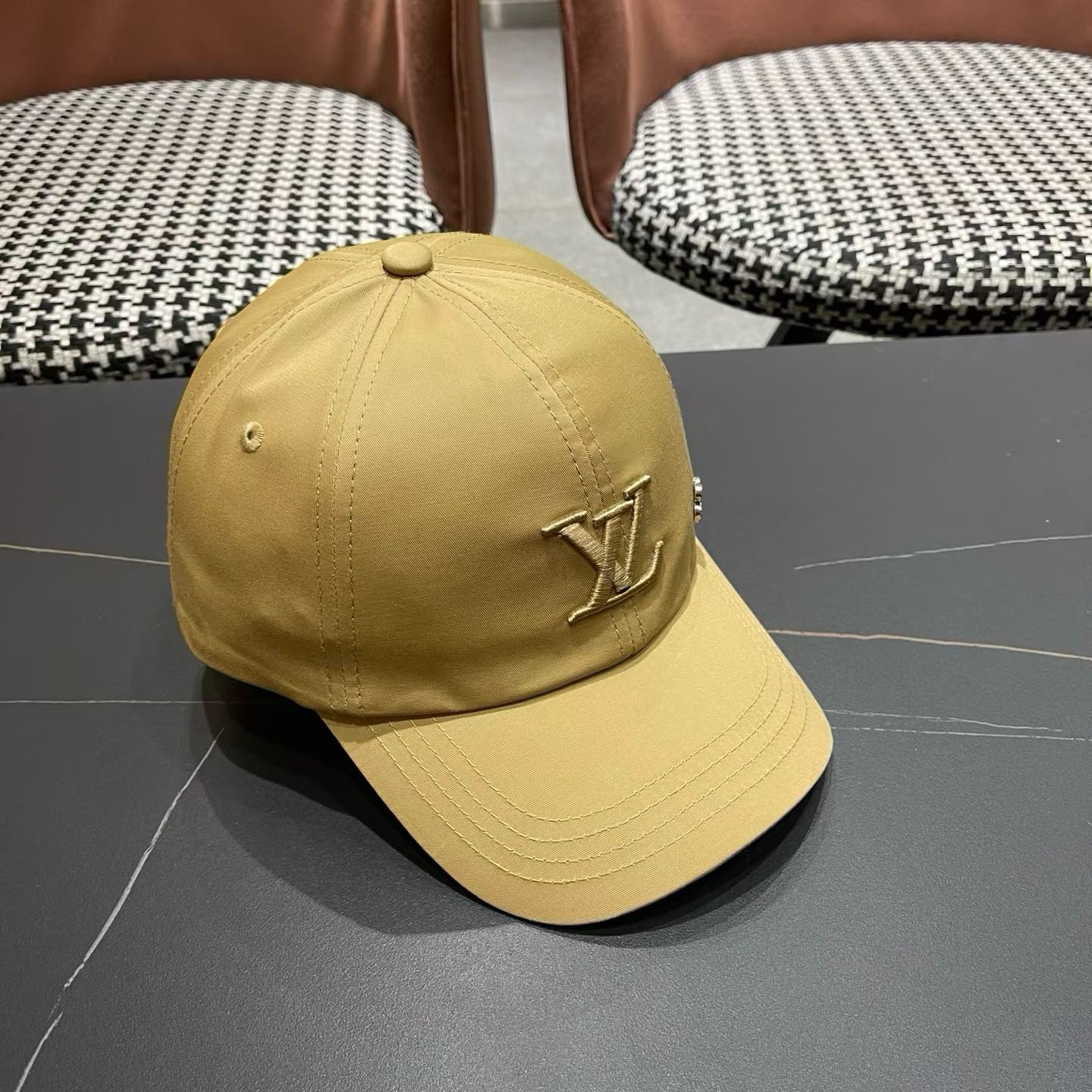 LV路易威登新款原单棒球帽，1:1开模订制，原版时尚帅气质量超赞，基础头围56，贴片可调节。