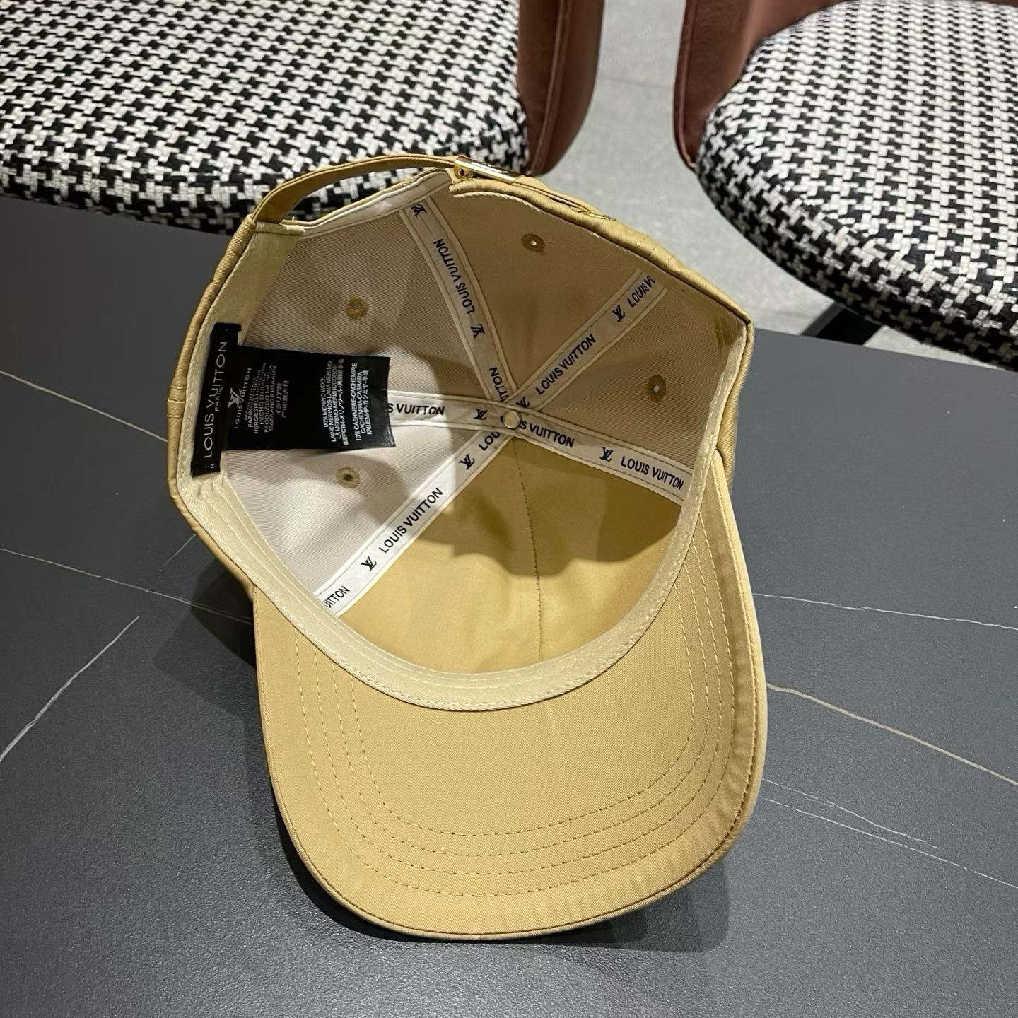 LV路易威登新款原单棒球帽，1:1开模订制，原版时尚帅气质量超赞，基础头围56，贴片可调节。