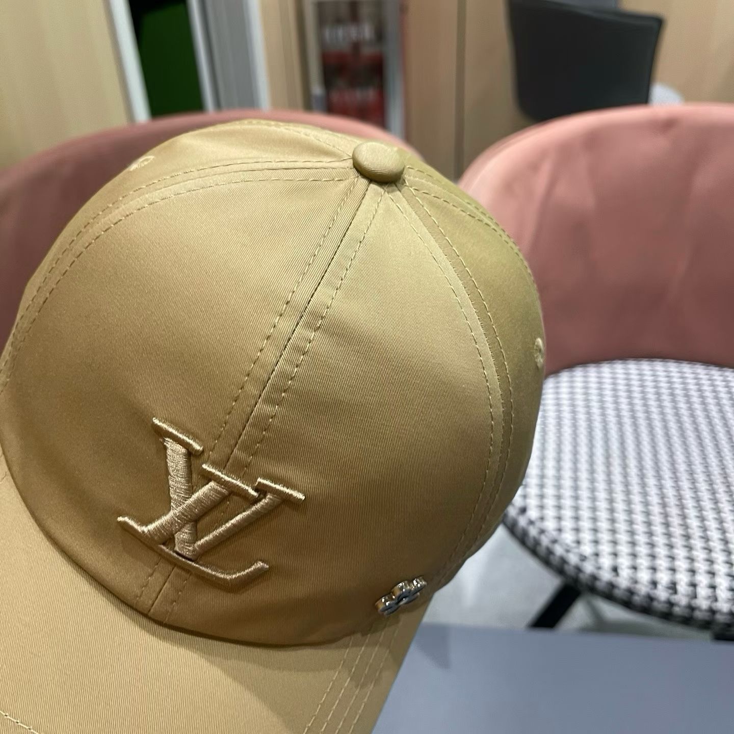LV路易威登新款原单棒球帽，1:1开模订制，原版时尚帅气质量超赞，基础头围56，贴片可调节。