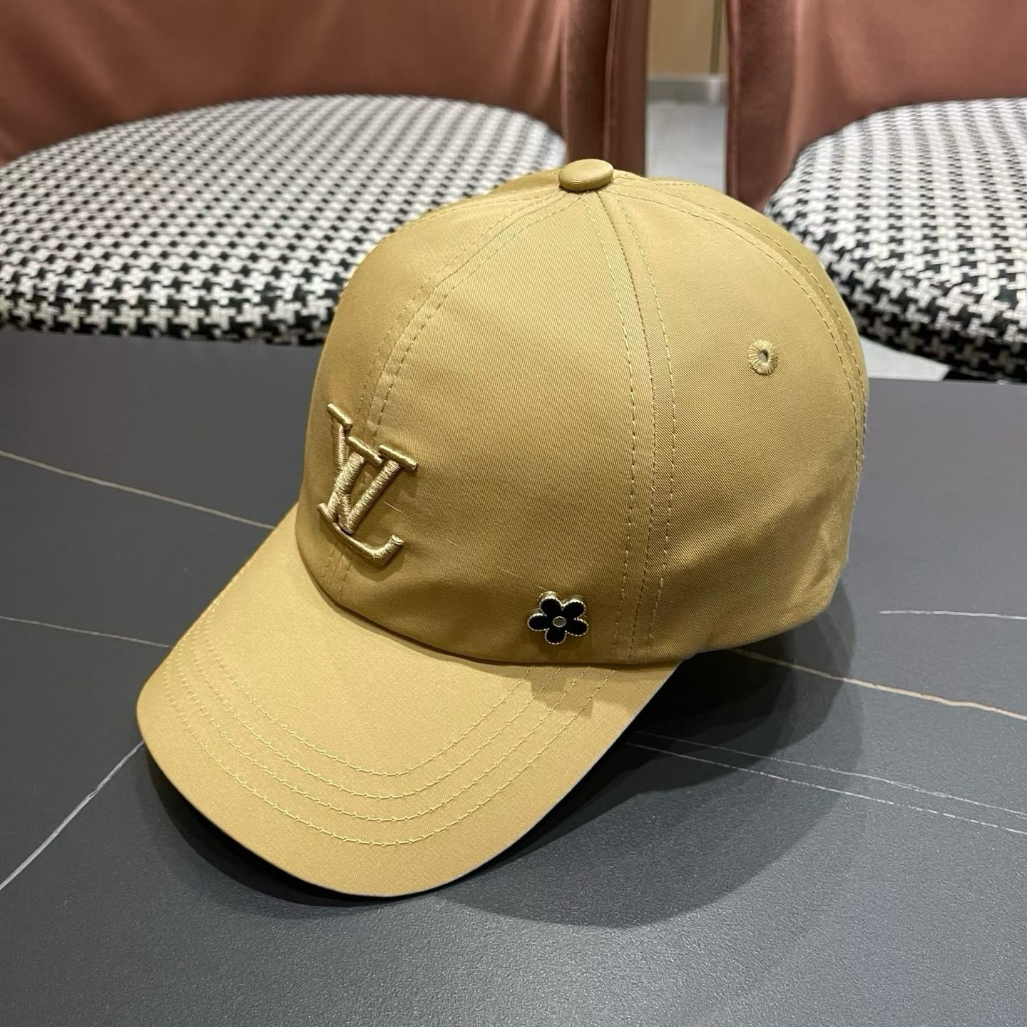 LV路易威登新款原单棒球帽，1:1开模订制，原版时尚帅气质量超赞，基础头围56，贴片可调节。