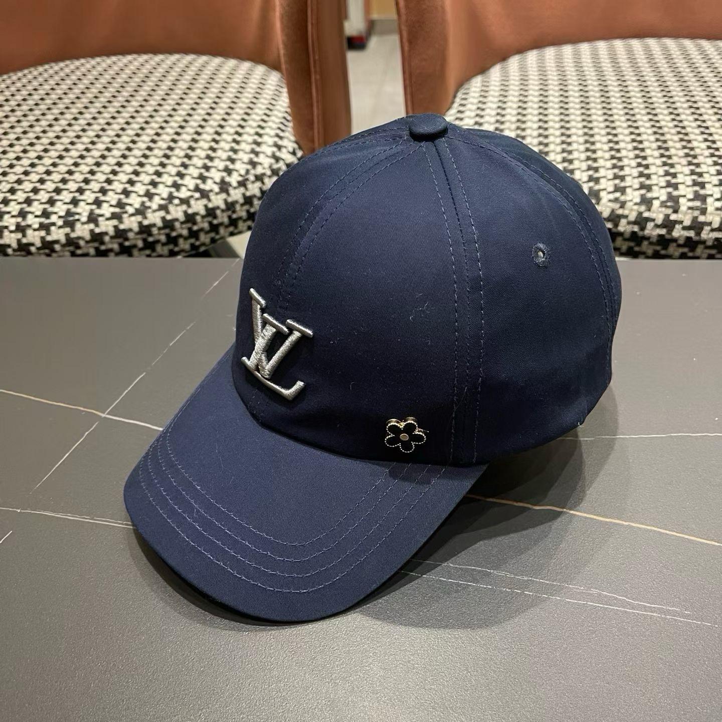 LV路易威登新款原单棒球帽，1:1开模订制，原版时尚帅气质量超赞，基础头围56，贴片可调节。