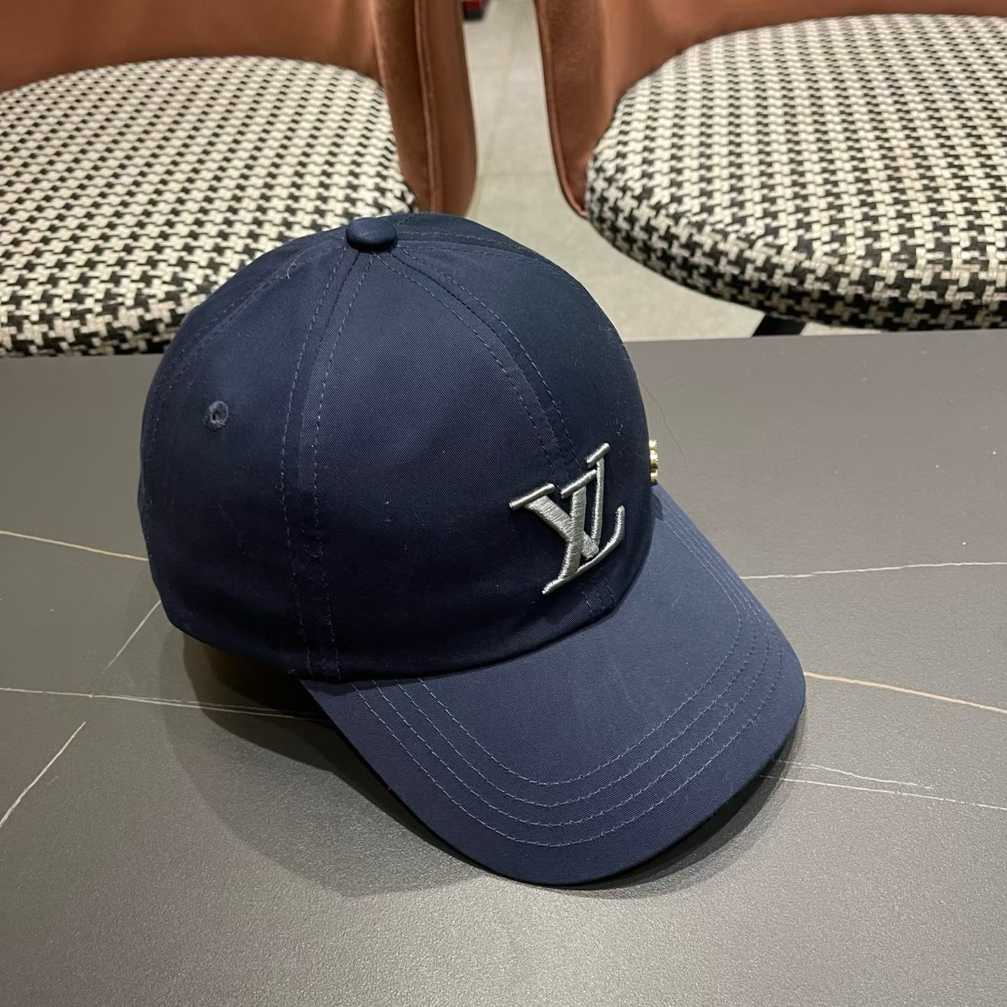 LV路易威登新款原单棒球帽，1:1开模订制，原版时尚帅气质量超赞，基础头围56，贴片可调节。