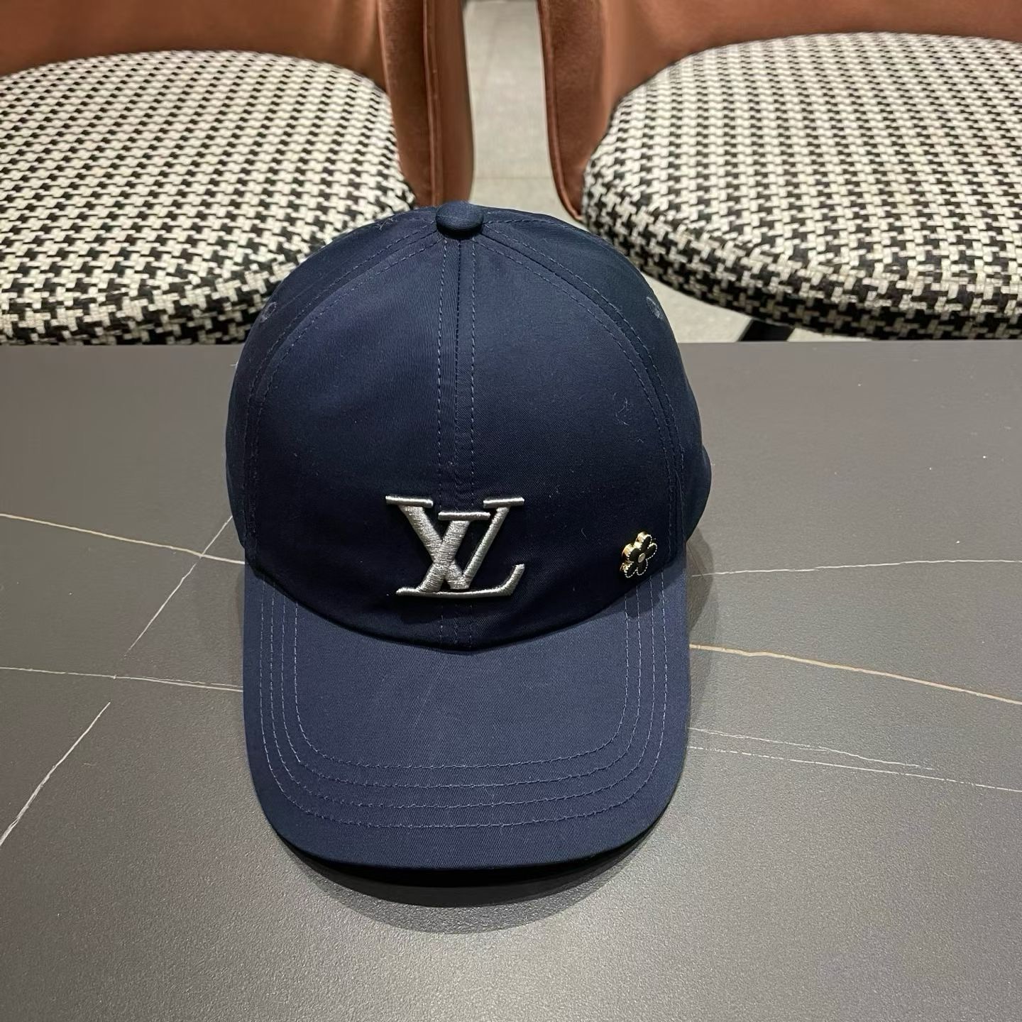 LV路易威登新款原单棒球帽，1:1开模订制，原版时尚帅气质量超赞，基础头围56，贴片可调节。