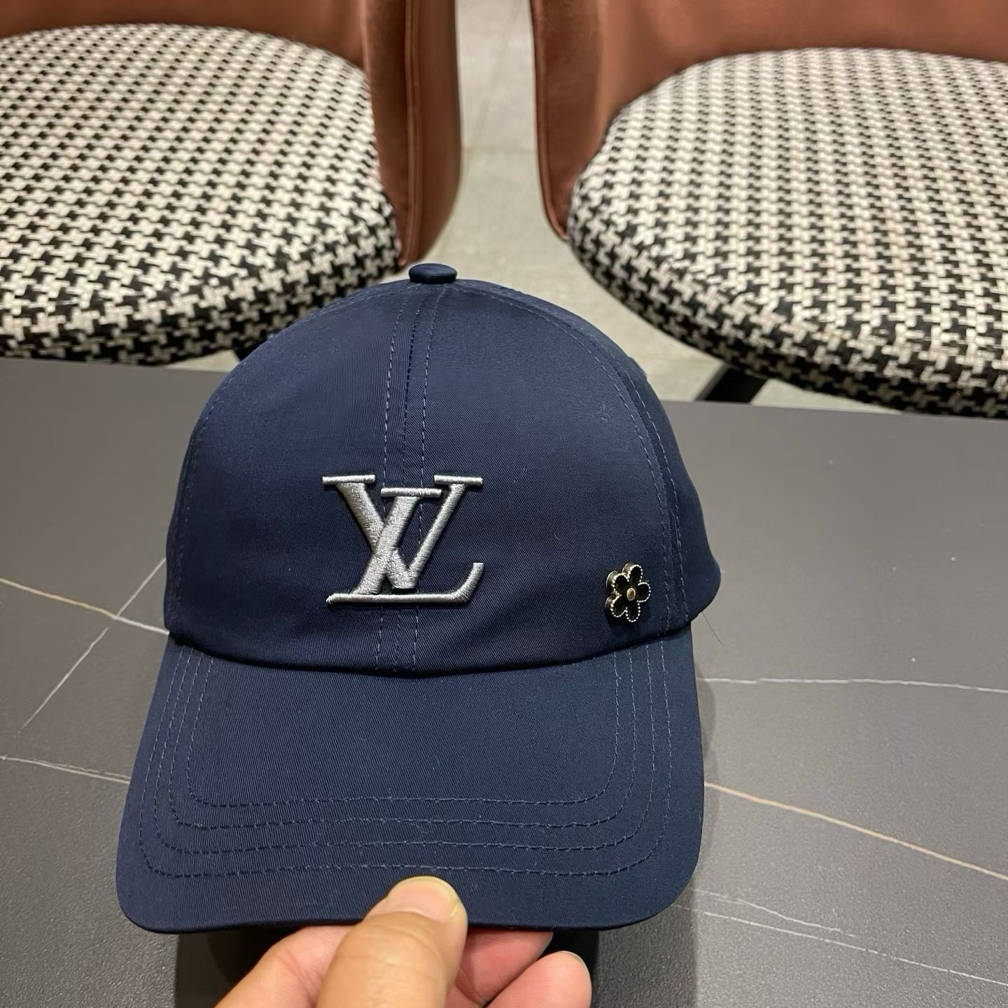 LV路易威登新款原单棒球帽，1:1开模订制，原版时尚帅气质量超赞，基础头围56，贴片可调节。