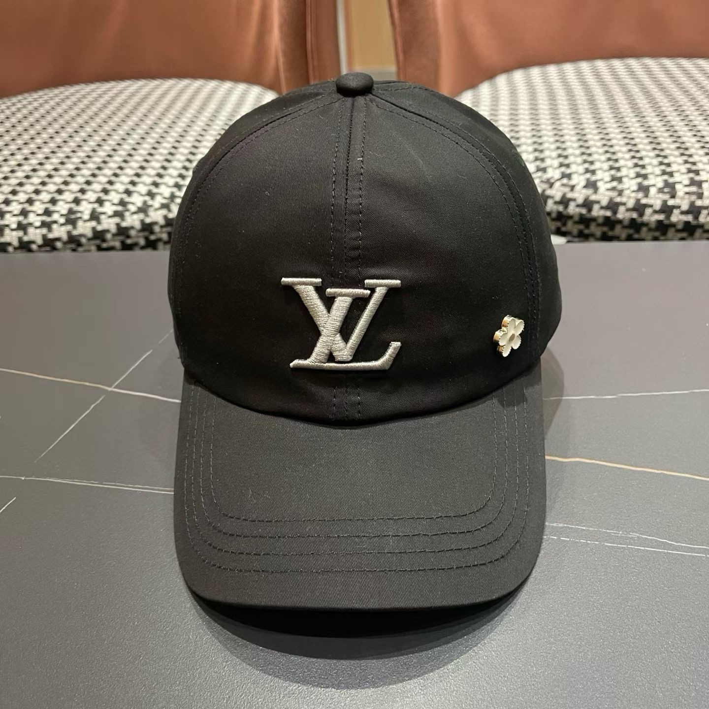 LV路易威登新款原单棒球帽，1:1开模订制，原版时尚帅气质量超赞，基础头围56，贴片可调节。